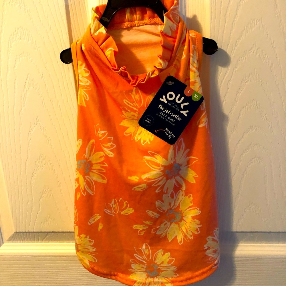 CAT DRESS CAT T-SHIRT SIZE LARGE/ X-LARGE